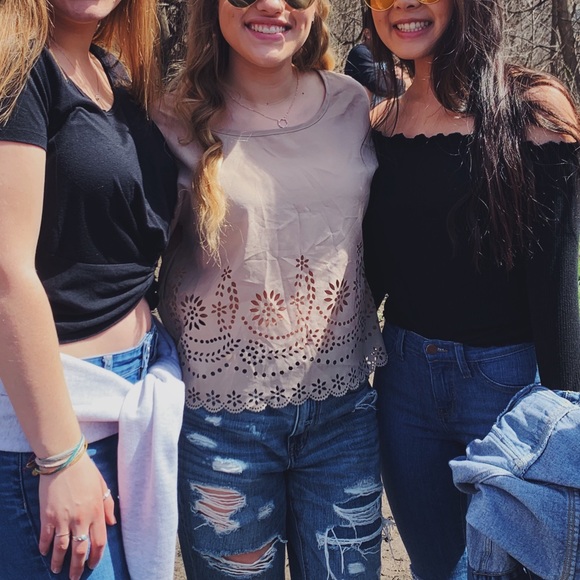 Beige crop top: size M - Picture 2 of 2